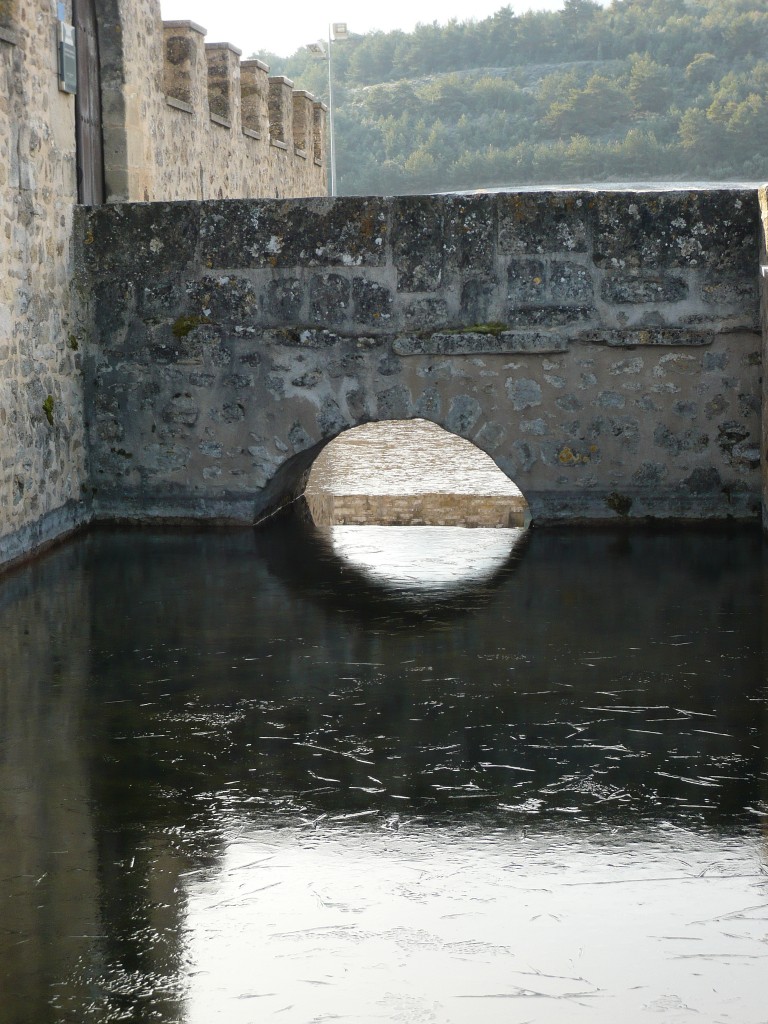 Foto: Foso de la casa-torre los Varona - Villanañe (Álava), España