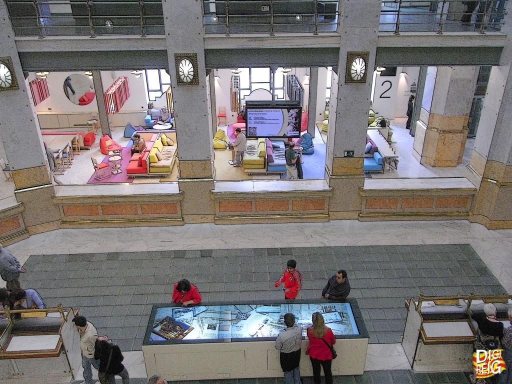 Foto: Palacio de Cibeles-Zona de lectura. - Madrid (Comunidad de Madrid), España