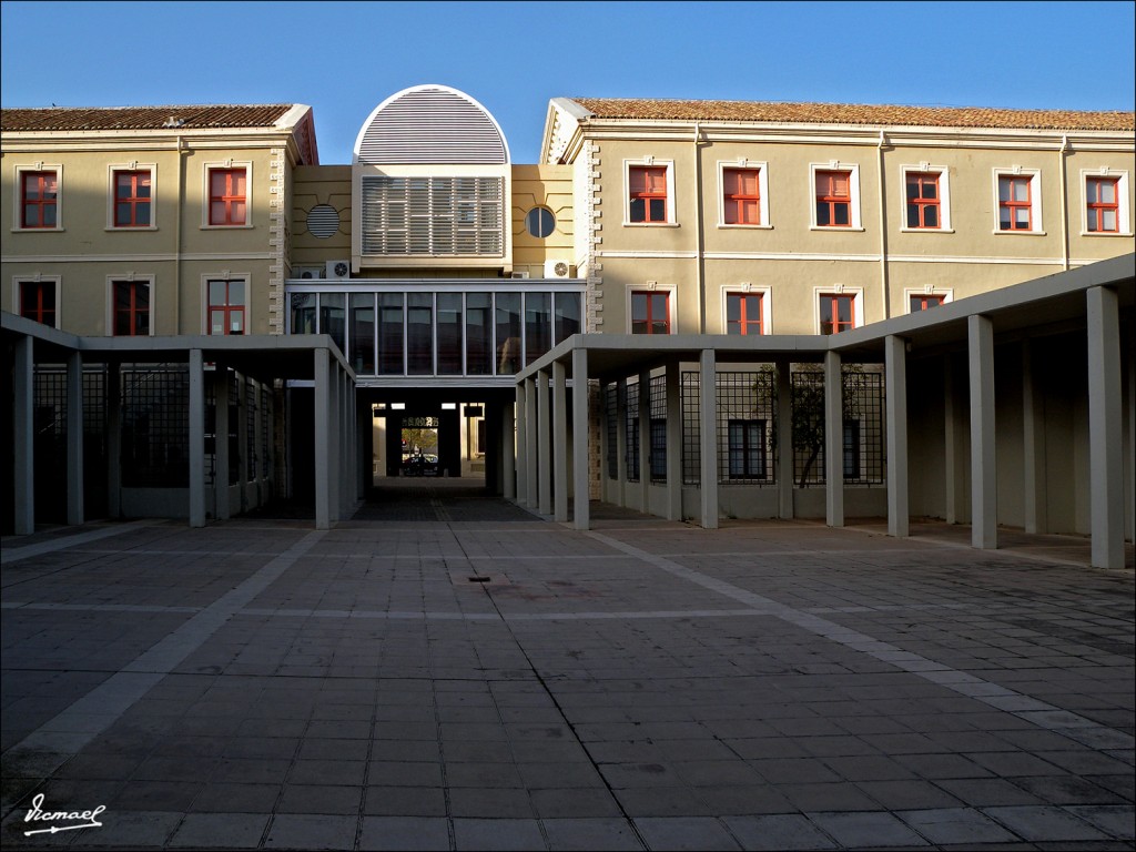 Foto: 110404-06 CENTRO CIVICO UNIVERSIDAD - Zaragoza (Aragón), España