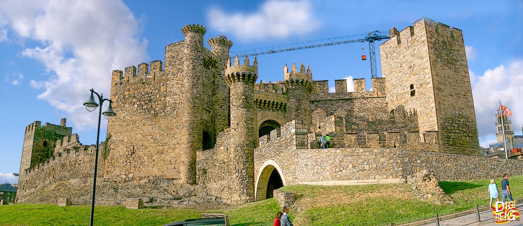 Foto: Castillo Templario s. XII - Ponferrada (León), España