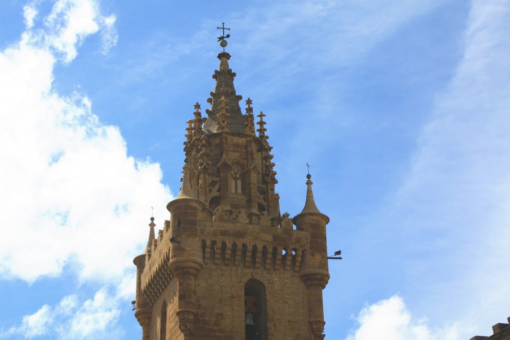 Foto: Campanario de la iglesia - Uncastillo (Zaragoza), España