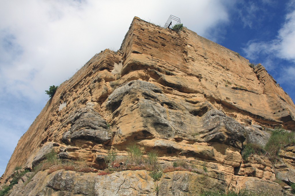 Foto: Contrafuerte del castillo - Uncastillo (Zaragoza), España