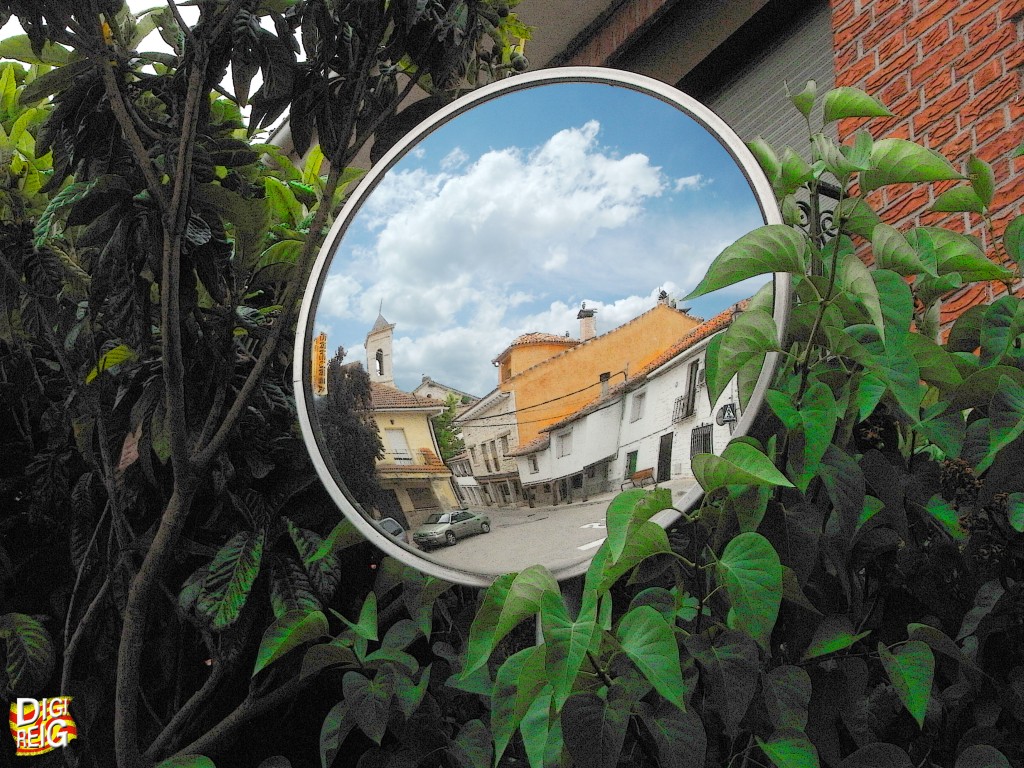 Foto: Reflejo del pueblo. - Uceda (Guadalajara), España