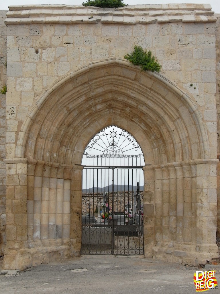 Foto: Entrada al antiguo cementerio. - Uceda (Guadalajara), España