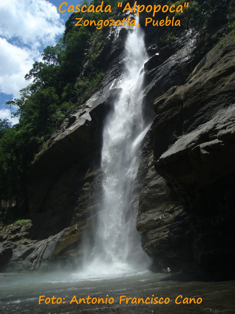 Foto: Cascada Alpopoca - Zongozotla (Puebla), México