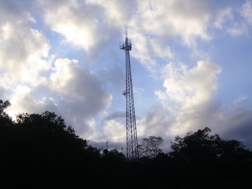 Foto: Antena de telefonía celular en Zongozotla - Zongozotla (Puebla), México
