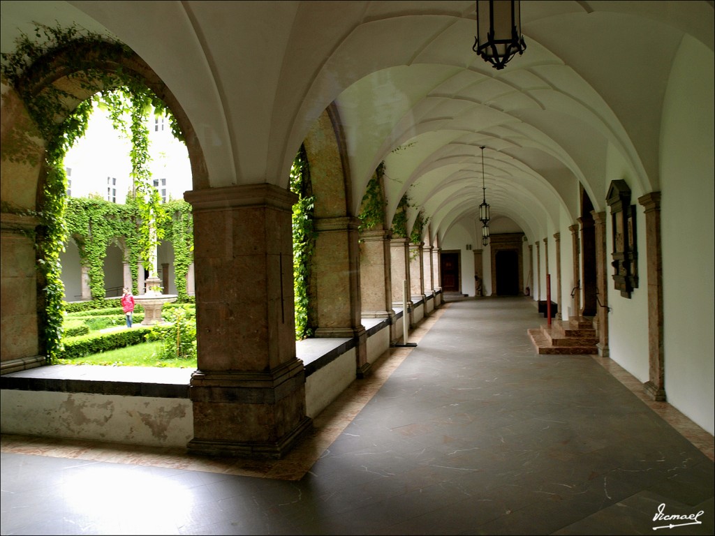 Foto: 110503-143 INNSBRUCK - Innsbruck (Tyrol), Austria