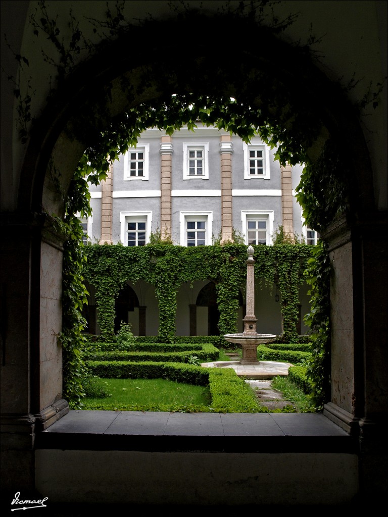 Foto: 110503-148 INNSBRUCK - Innsbruck (Tyrol), Austria