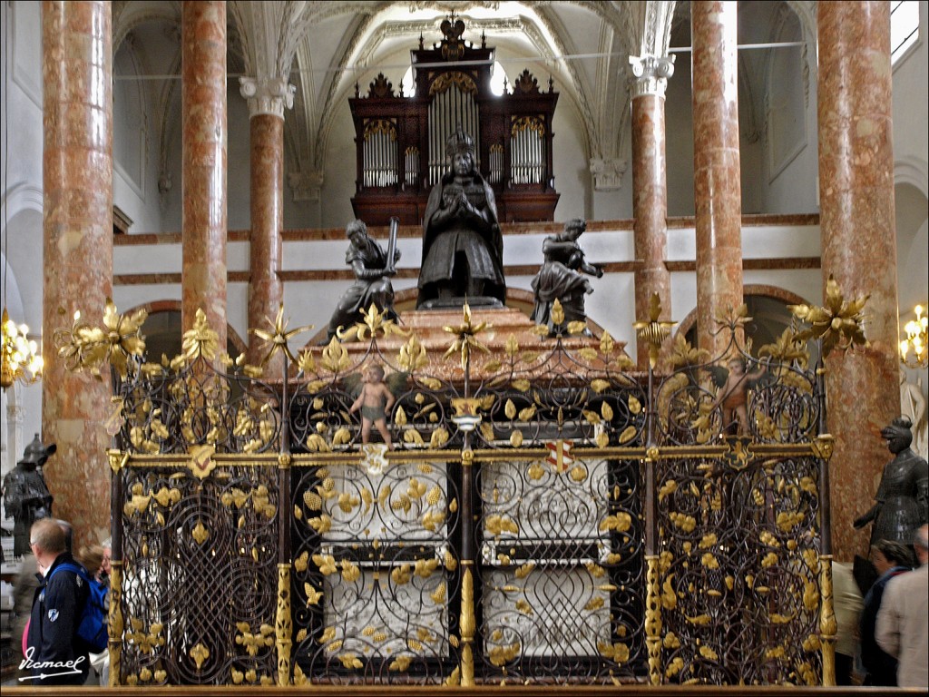 Foto: 110503-162 INNSBRUCK - Innsbruck (Tyrol), Austria