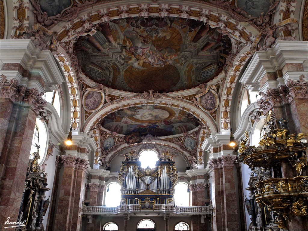 Foto: 110503-202 INNSBRUCK - Innsbruck (Tyrol), Austria