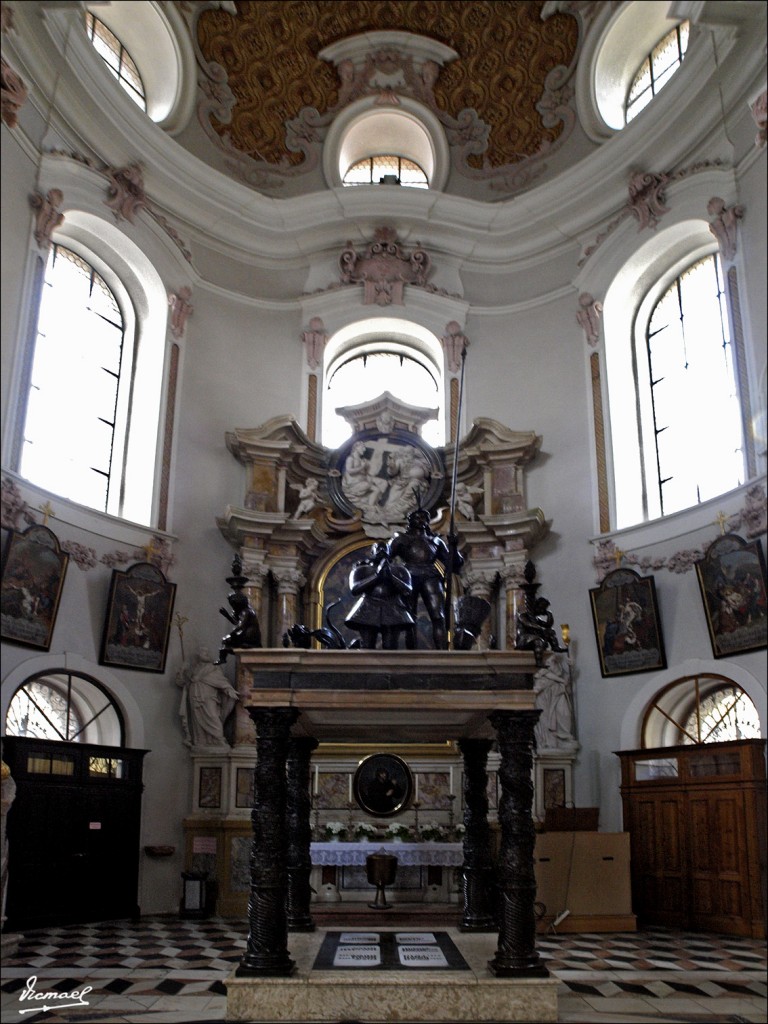 Foto: 110503-204 INNSBRUCK - Innsbruck (Tyrol), Austria