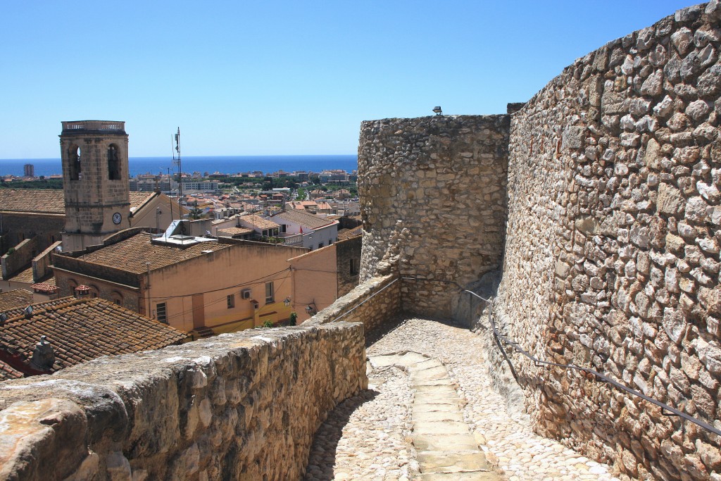 Foto: Rampa de acceso al castillo - Calafell (Tarragona), España
