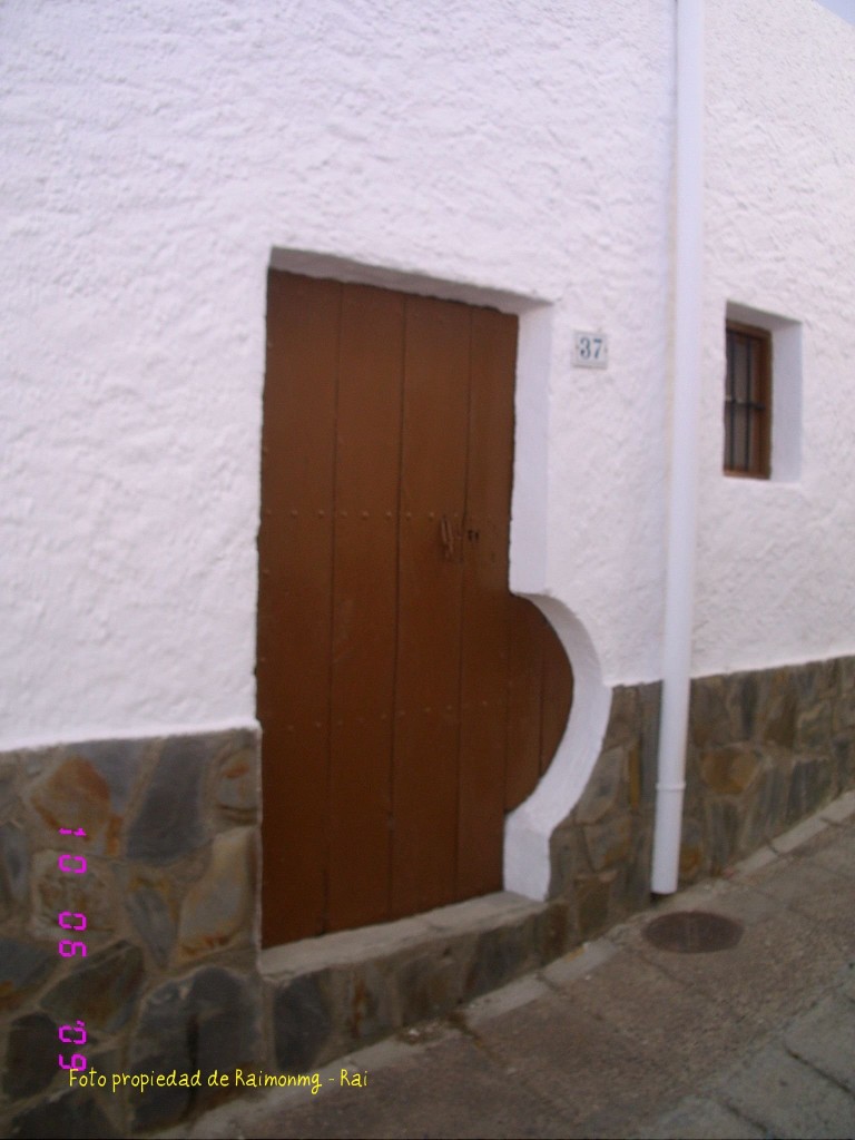 Foto: puerta de bodega - Felix (Almería), España