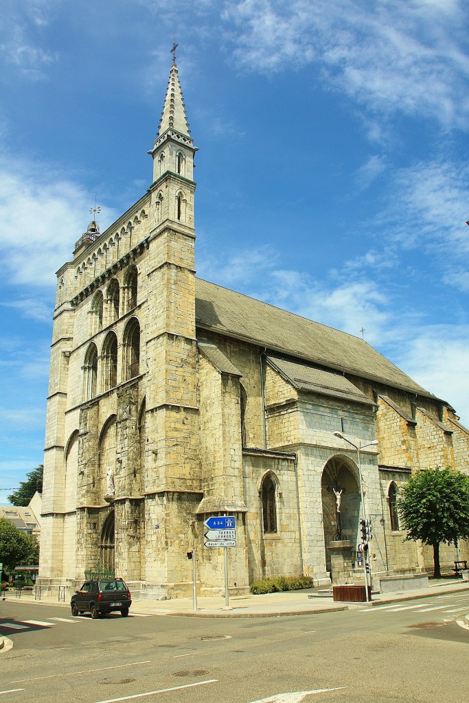 Foto: Iglesia de San Vicente - Bagnères de Bigorre (Midi-Pyrénées), Francia
