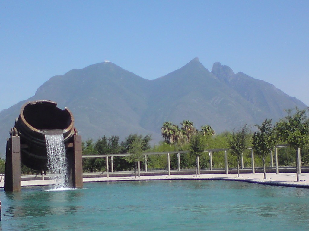 Foto: Cerro de la silla desde Santa Lucia - Monterrey (Nuevo León), México