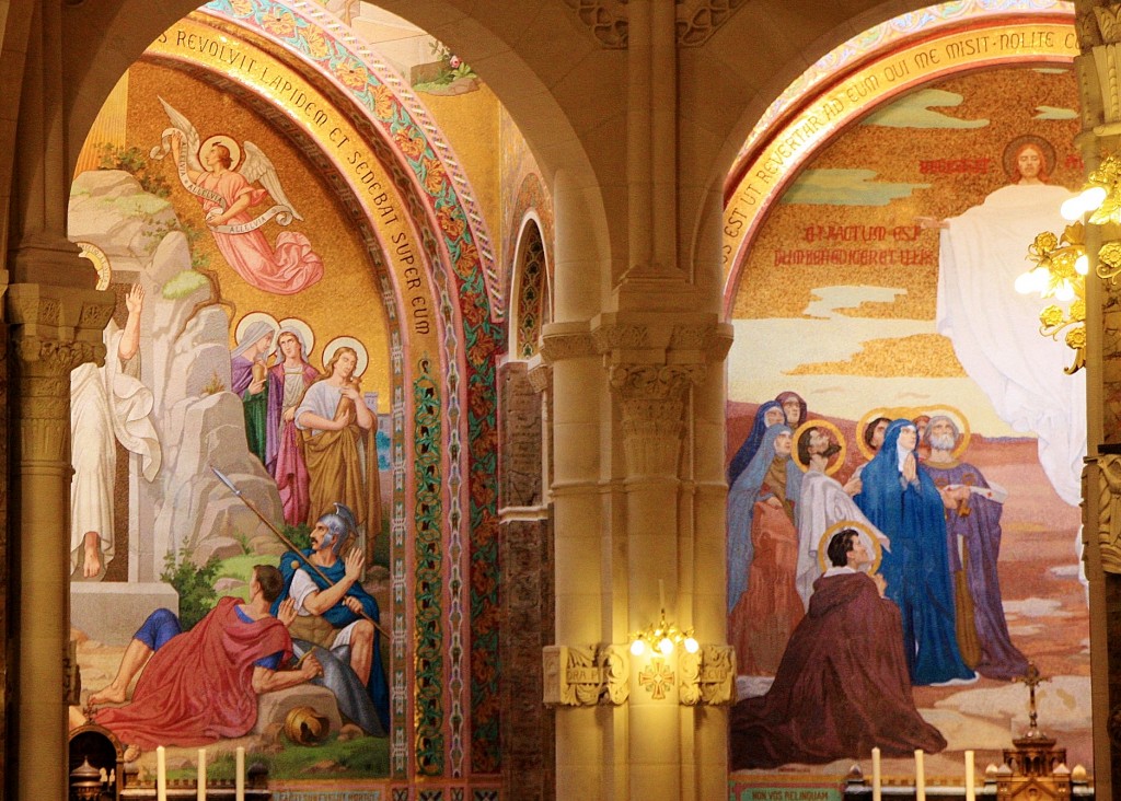 Foto: Interior de la basílica - Lourdes (Midi-Pyrénées), Francia