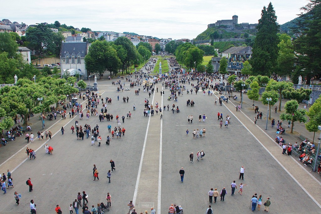 Foto: Vista de la explanada del Santuario - Lourdes (Midi-Pyrénées), Francia