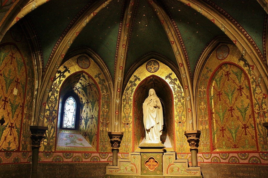 Foto: Cripta - Lourdes (Midi-Pyrénées), Francia