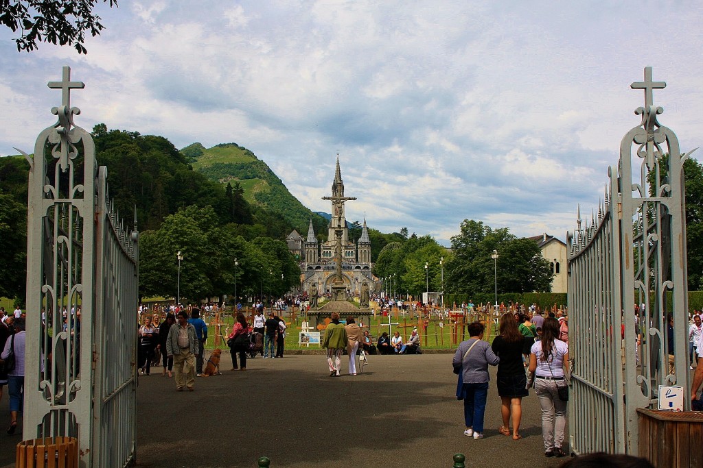 Foto: Entrada del Rosario - Lourdes (Midi-Pyrénées), Francia