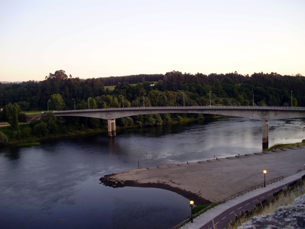Foto: PUENTE INTERNACIONAL - Salvaterra De Miño (Pontevedra), España