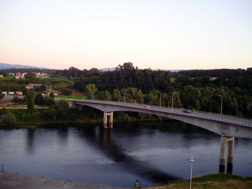 Foto: PUENTE INTERNACIONAL - Salvaterra De Miño (Pontevedra), España