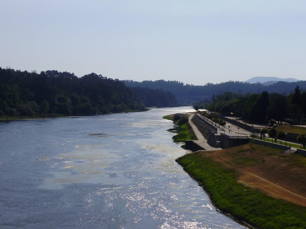 Foto: RIO MIÑO Y PARQUE  CANUDA - Salvaterra De Miño (Pontevedra), España
