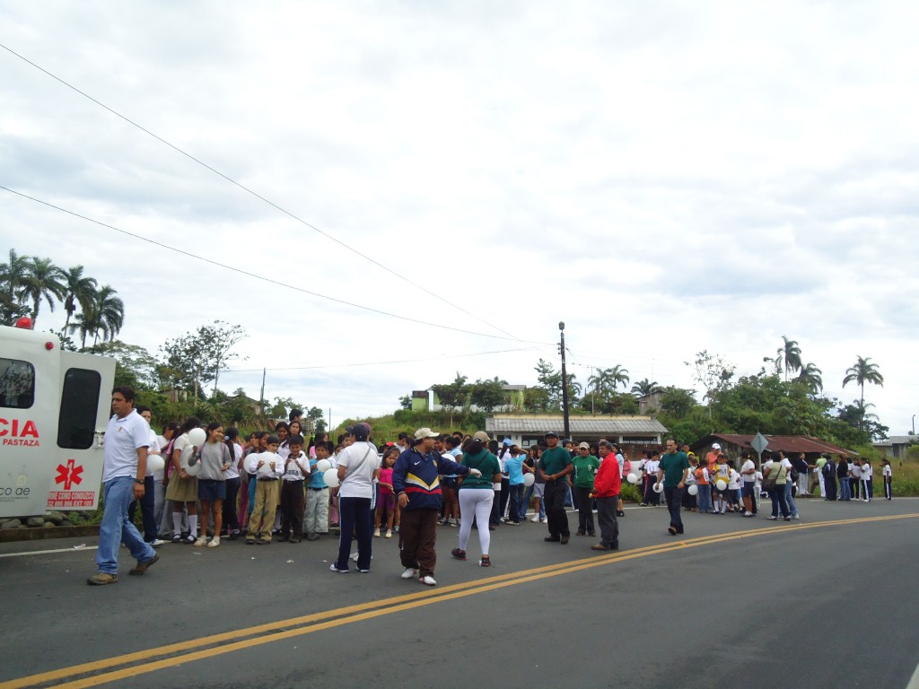 Foto: Caminata - Simón Bilívar (Pastaza), Ecuador
