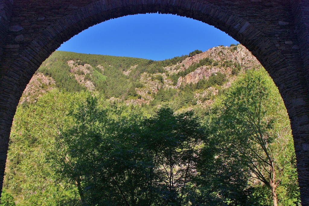 Foto: Paisaje desde el santuario - Meritxell (Parròquia de Canillo), Andorra