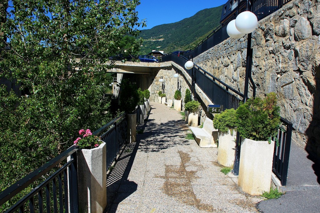 Foto: Vista del pueblo - Les Bons (Parròquia d'Encamp), Andorra