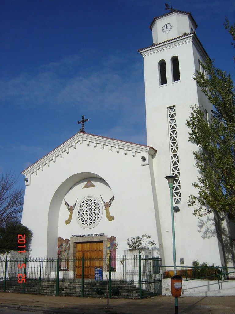 Foto: Iglesia Barrio Saavedra - Ciudad de Buenos Aires (Buenos Aires), Argentina
