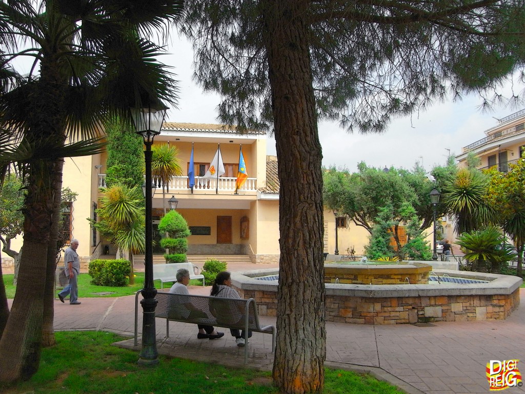 Foto: Plaza del Ayuntamiento. - Náquera (València), España