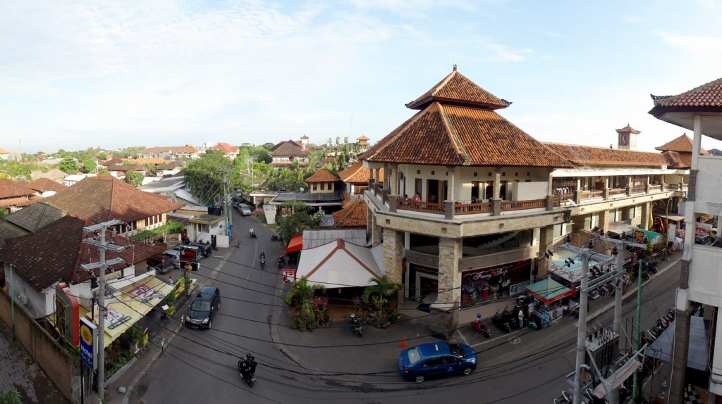 Foto: Vistas de la calle Padma Utara desde la terraza del recien contruido hotel Amaris Legian  (Mayo 2011) - Legian (Bali), Indonesia