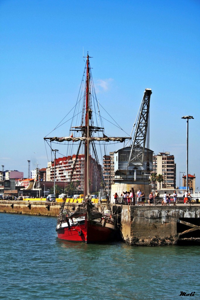Foto: Grua de piedra - Santander (Cantabria), España