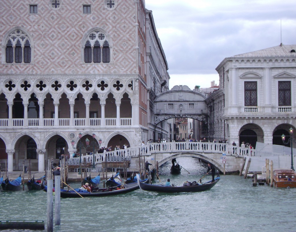 Foto: Puente De Los Suspiros - Venecia, Italia