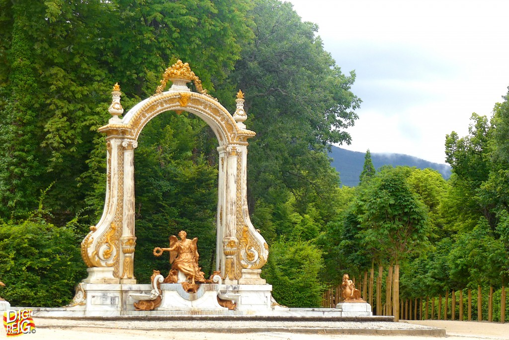 Foto: Fuente en la Plaza de las Ocho Calles - La Granja de San Ildefonso (Segovia), España