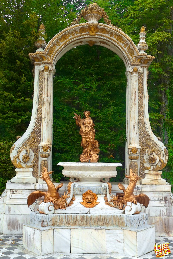Foto: Fuente en la Plaza de las Ocho Calles. - La Granja de San Ildefonso (Segovia), España