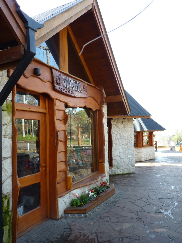Foto: Centro comercial de la Cumbre - Sierra de los Padres (Buenos Aires), Argentina