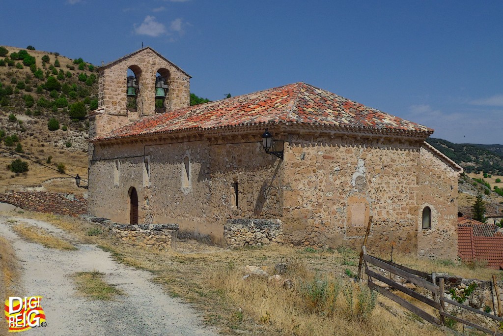 Foto: Iglesia junto al camino. - Baides (Guadalajara), España