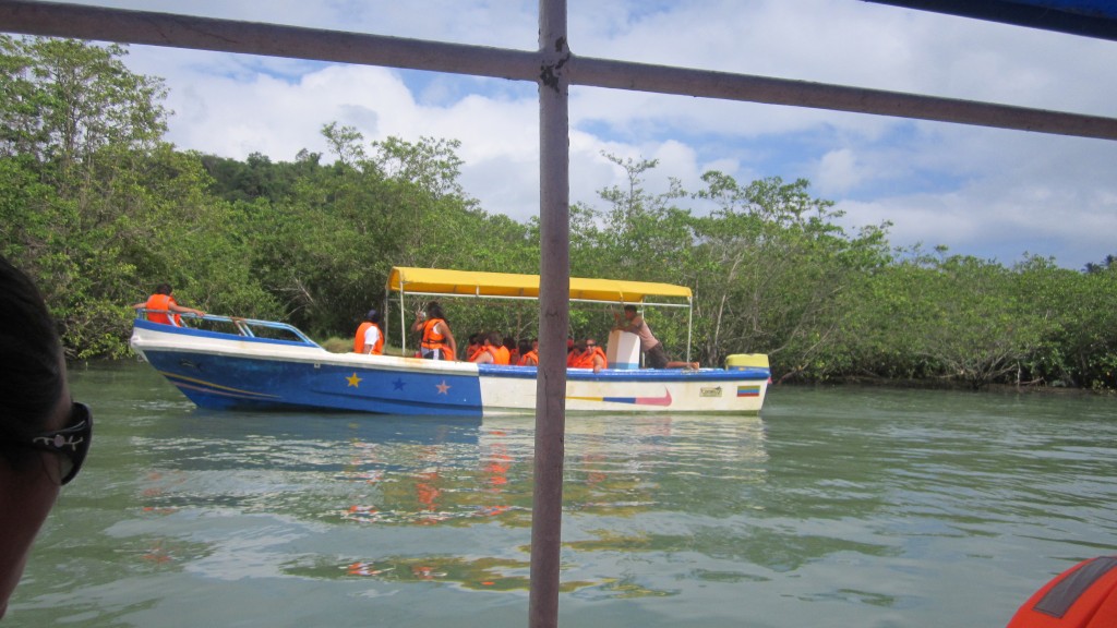 Foto: Un paseo en lancha - Atacames (Esmeraldas), Ecuador