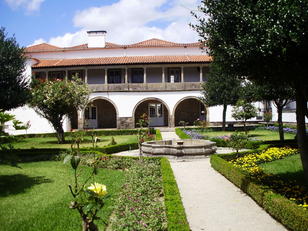 Foto: BIBLIOTECA JARDINES - Vila Nova De Cerveira, Portugal