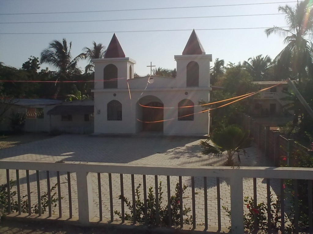 Foto: Iglesia - Crucita (Manabí), Ecuador