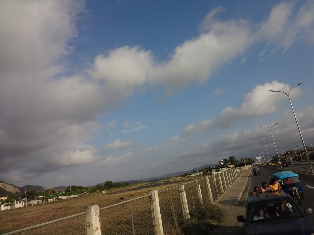 Foto: Aeropuerto - San Vicente (Manabí), Ecuador