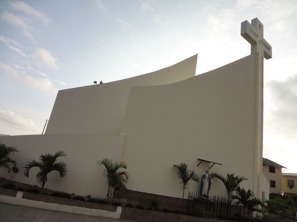 Foto: Iglesia - San Vicente (Manabí), Ecuador