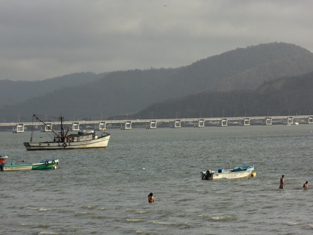 Foto: Un barco - San Vicente (Manabí), Ecuador