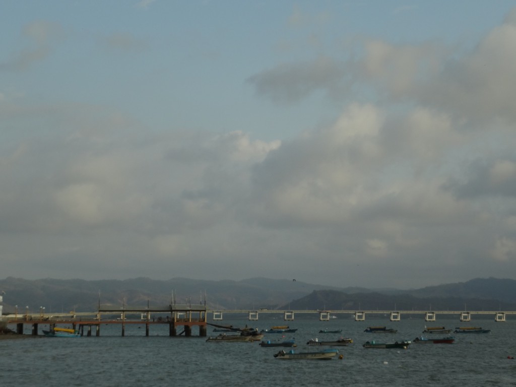 Foto: Flota de lanchas - San Vicente (Manabí), Ecuador