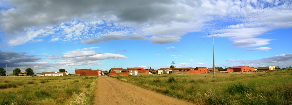 Foto: PANORAMICA DE ZUARES DESDE EL CAMINO A LAGUNA DALGA - Zuares Del Paramo (León), España