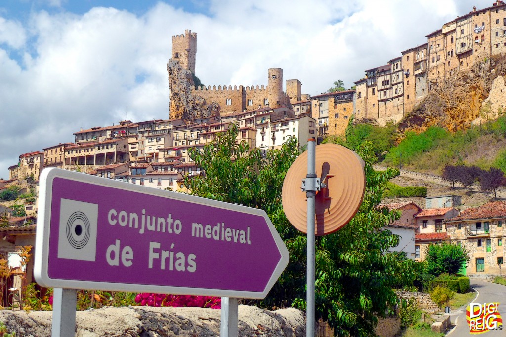Foto: Vista de la ciudad. - Frías (Burgos), España