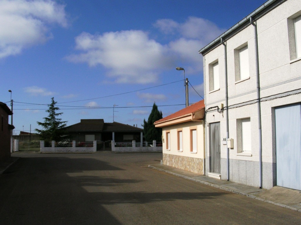 Foto: C/ Abajo - Zuares Del Páramo (León), España