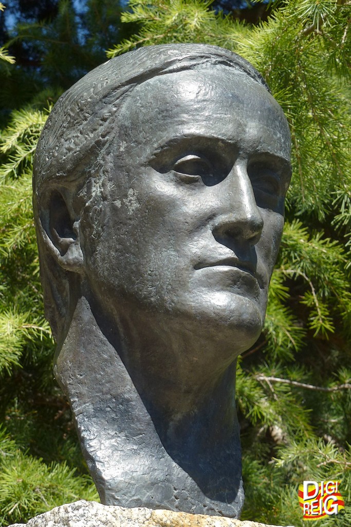 Foto: Busto de Félix Rodríguez de la Fuente. - Poza de la Sal (Burgos), España