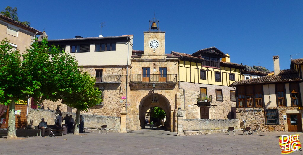 Foto: Plaza Nueva - Poza de la Sal (Burgos), España